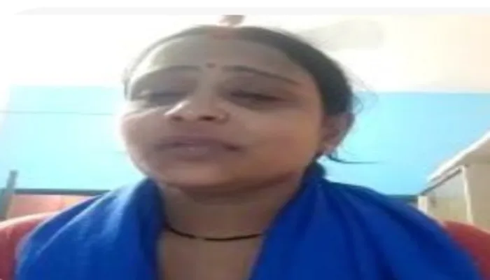 हरदोई: ओमान में फंसा पति, पीड़ित पत्नी ने सरकार से मांगी मदद…