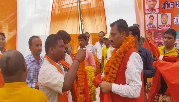 अमेठी: व्यापारियों ने जिला पंचायत अध्यक्ष के लिए आयोजित किया स्वागत समारोह