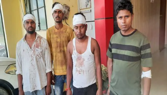 बाराबंकी: बदमाशों ने किया हमला, ग्रामीणों ने हमलावरों को दबोचा