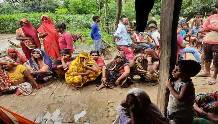 सीतापुर: तीन इलाकों में भारी बारिश से ढही दीवार, महिला सहित 3 की मौत