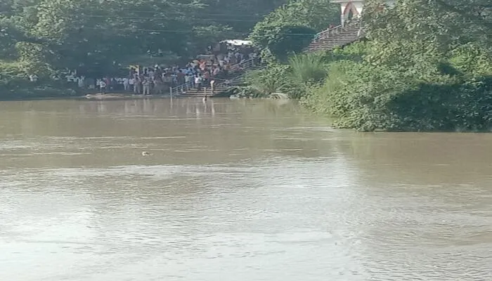 बाराबंकी: कल्याणी नदी में डूबा युवक, तलाश जारी…