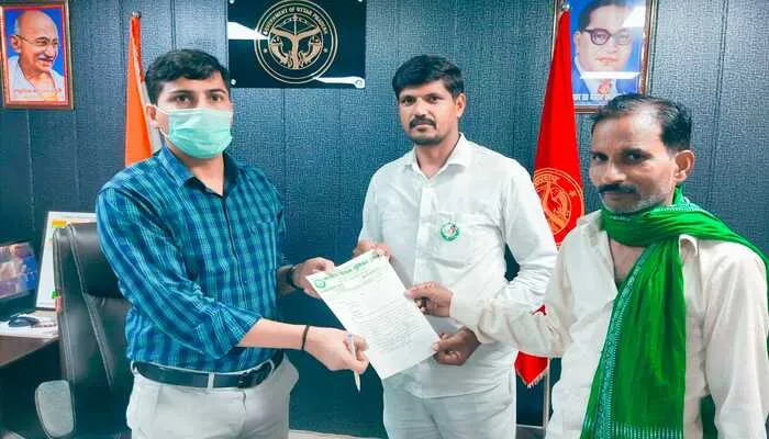 बाराबंकी: भारी बारिश से किसानों की फसल बर्बाद, सहायता के लिए भाकियू ने सीएम को सौंपा ज्ञापन