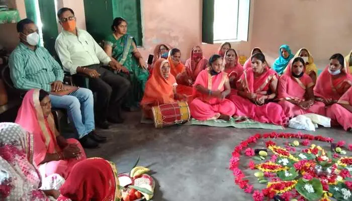 अमेठी: आंगनबाड़ी केंद्रों पर गोद भराई की रस्म, दी गई खास जानकारी….