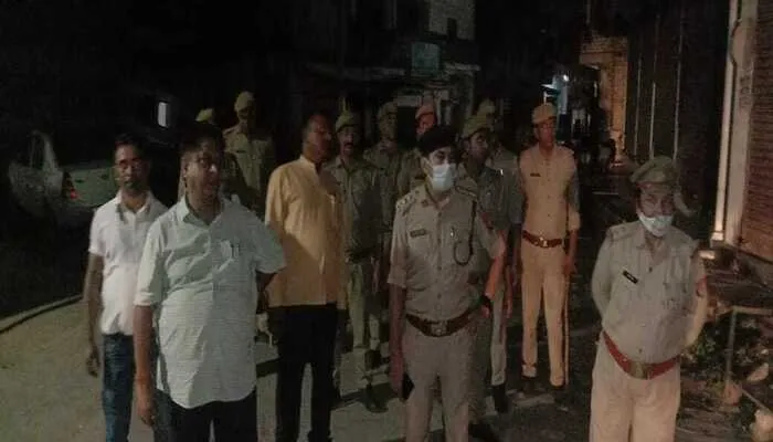 रायबरेली: दो समुदायों में हुई तनातनी, पुलिस ने किया रूट मार्च