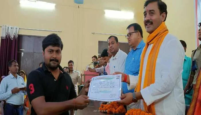 हरदोई: गरीब कल्याण मेले का हुआ आयोजन, क्षेत्रीय विधायक ने किया शुभारंभ