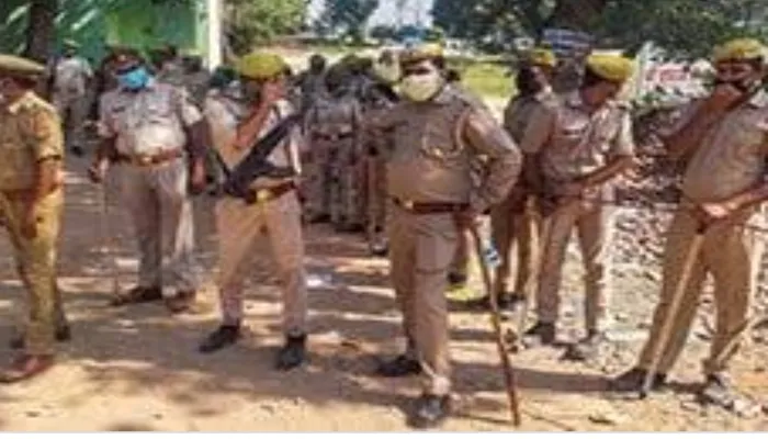हरदोई: किसान आंदोलन के चलते प्रशासन सतर्क, चप्पे-चप्पे पर तैनात पुलिस