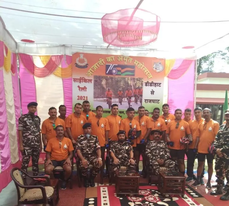 पिथौरागढ़ से साइकिल से काठगोदाम पहुंचे एसएसबी के जवान, हुआ स्वागत