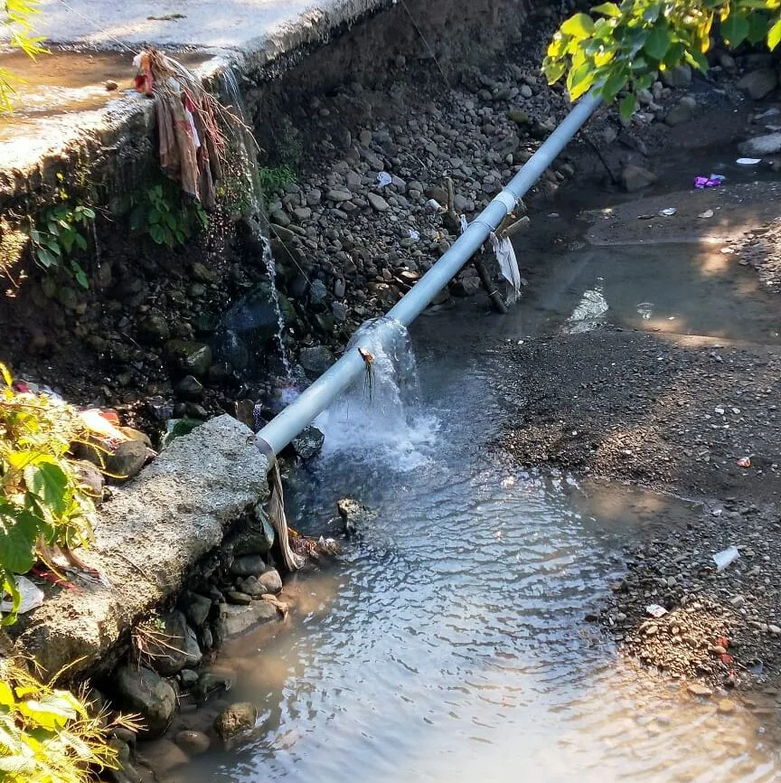 हल्द्वानी: बिठौरिया में पानी के लिए त्राहिमाम, जल संस्थान के अफसर दफ्तर की कुर्सी में कर रहे आराम