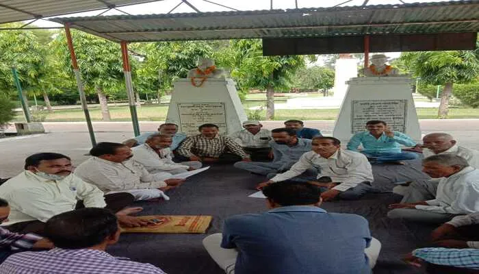 हरदोई: संग्रह अमीनों ने उठाई आवाज, जानें पूरा मामला…