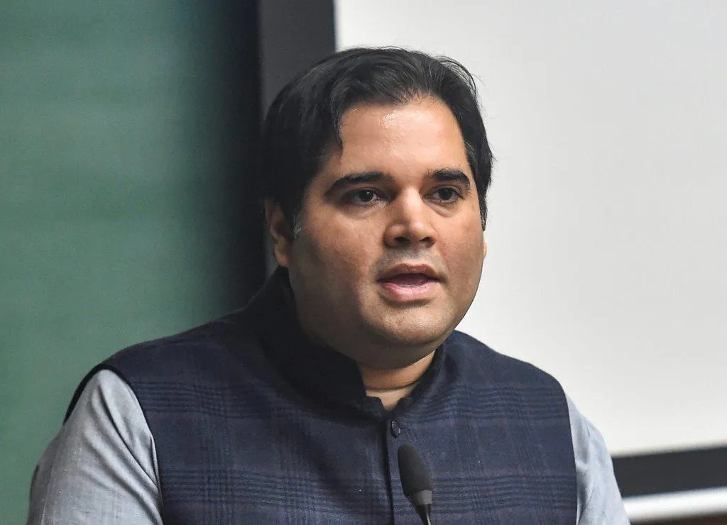 पीलीभीत : बंगाली समाज के लोगों ने सांसद के सामने रखी अपनी समस्याएं