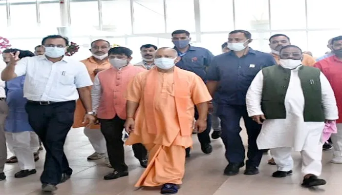 पीएम मोदी के आगमन की तैयारियां हुई पूरी, सीएम योगी ने लिया जायजा