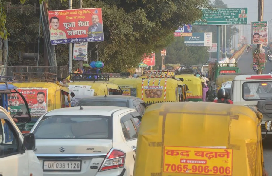 बरेली: श्यामगंज से सेटेलाइट तक ऑटो चालकों की मनमानी से लग रहा जाम