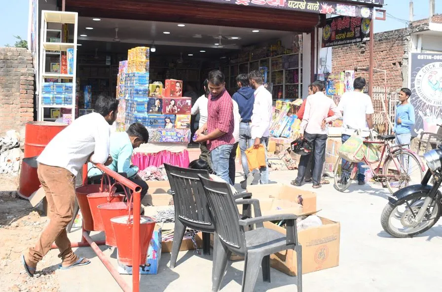 बरेली: सुभाषनगर पर नहीं फैसला, छह स्थानों पर लगेगा पटाखा बाजार