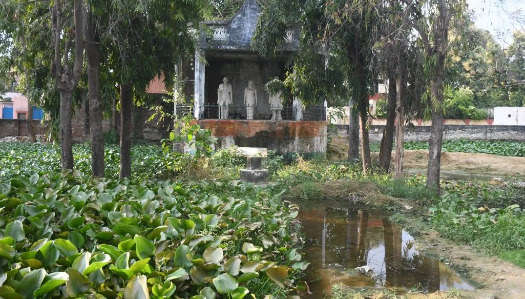 बरेली: महापुरुषों के पार्क की ऐसी बदहाली, अधिकारी झांके तक नहीं