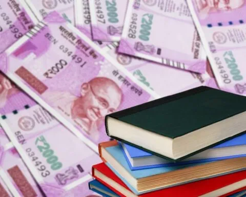 नैनीताल: 3944 विद्यार्थियों को किताबें खरीदने के लिए मिले 11.56 लाख