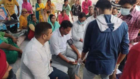 हल्द्वानी: अनशन पर बैठे सफाई कर्मचारी की बिगड़ी तबीयत