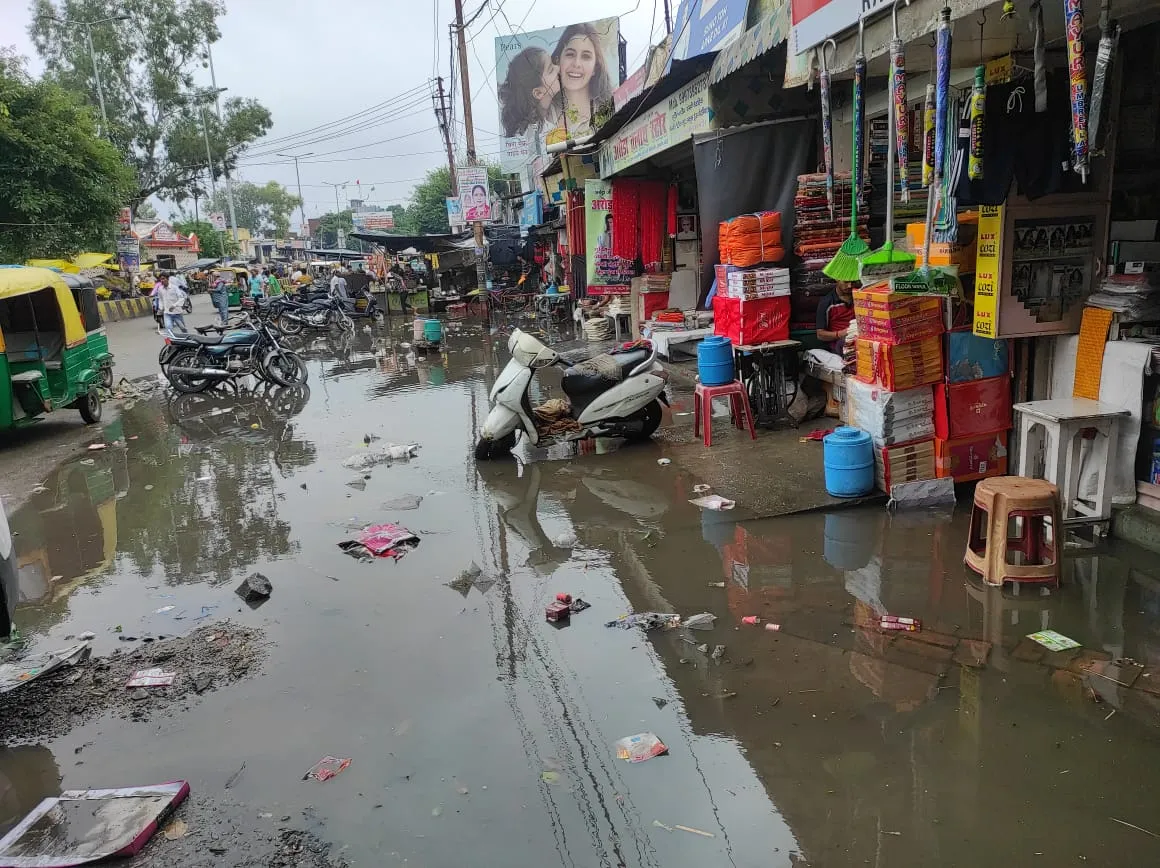 बरेली: शहर के लिए मुसीबत बनी बारिश, हर जगह भरा पानी