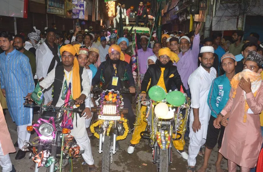 बरेली: हर तरफ सरकार की आमद का जश्न, शान से निकाला जुलूसे मोहम्मदी
