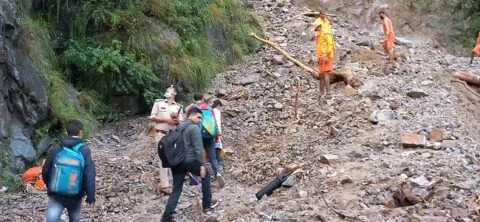 राहत की खबर: सोमेश्वर के बिनसर में फंसे 25 पर्यटकों का रेस्क्यू