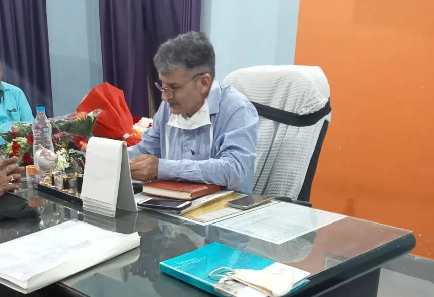 बरेली: नवागत डीआईओएस डा. मुकेश ने संभाला पदभार