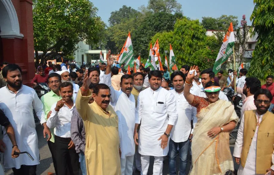 बरेली: कांग्रेस ने निकाली प्रतिज्ञा यात्रा नहीं शामिल हुए सलमान खुर्शीद