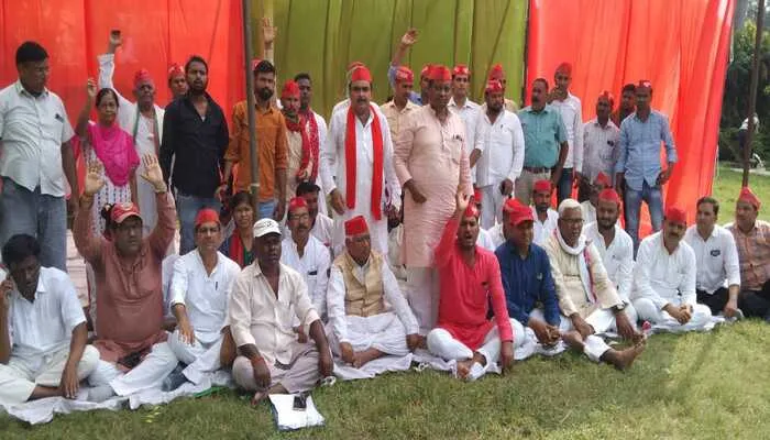 लखीमपुर खीरी में भड़की आग पहुंची अयोध्या, जानें