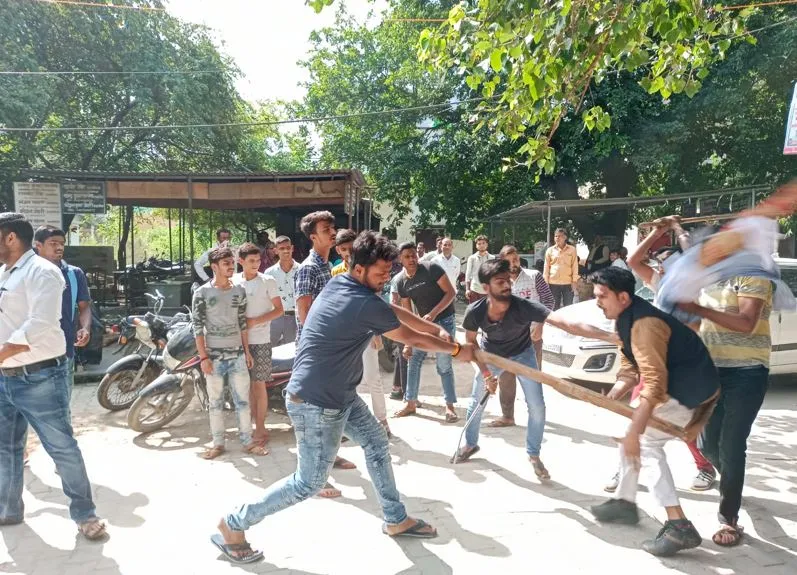 बरेली: पुतला दहन के विरोध पर बढ़ा विवाद