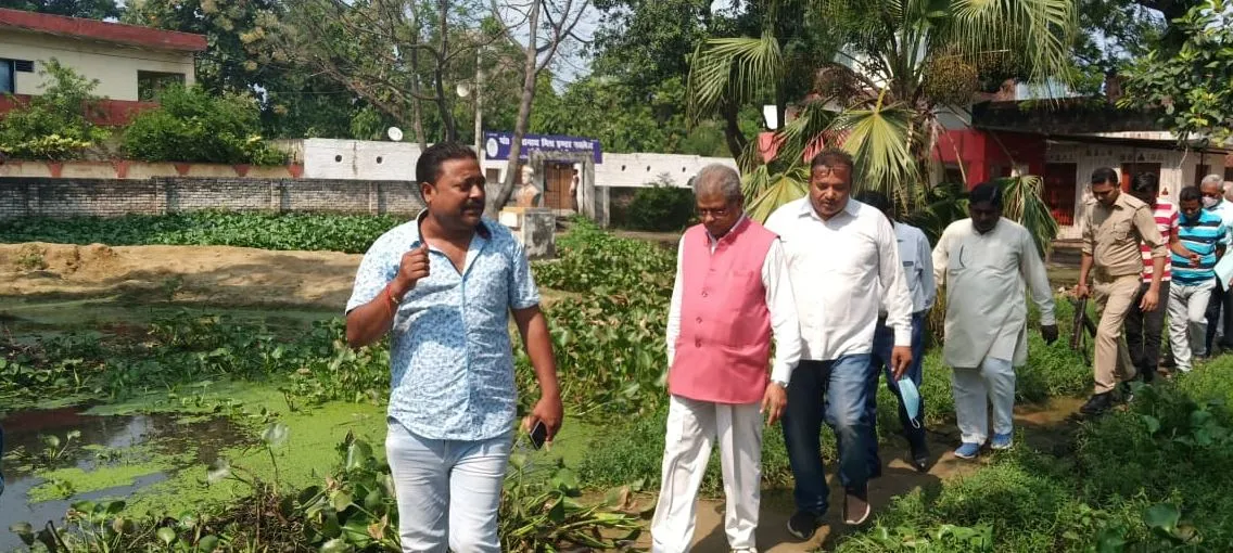 बरेली: जलकुंभी की जकड़न से मुक्त होंगे भारतरत्न शास्त्री