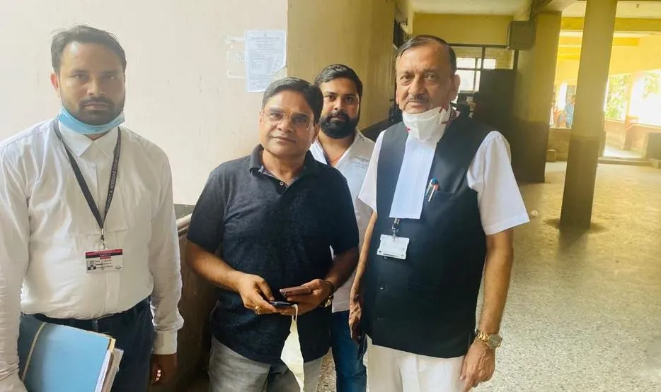 बरेली: जैन दंपति हत्याकांड- सत्र न्यायालय के समक्ष पेश हुए गिरधारी लाल साहू