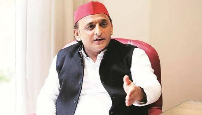 यूपी चुनाव 2022: कई पूर्व सांसद और विधायकों ने थामा अखिलेश यादव का हाथ