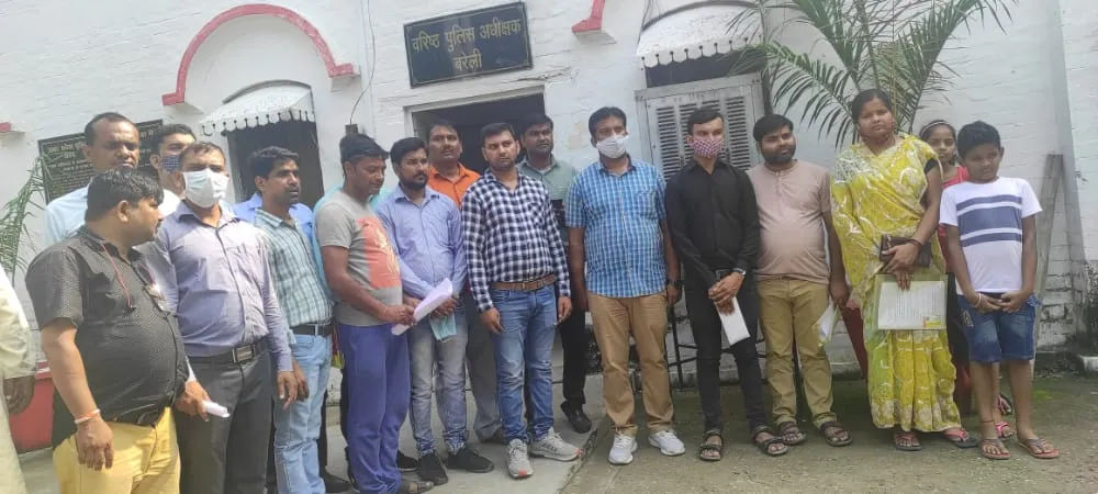 बरेली: ओम सांई एंक्लेव कॉलोनी को ध्वस्त करने के लिए बीडीए ने दिया नोटिस, लोगों ने बिल्डर पर मुकदमे के लिए दी तहरीर, बोले- हमारे साथ धोखा हुआ