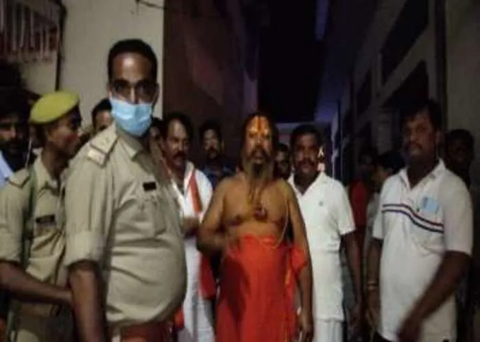 परमहंस के जल समाधि पर पुलिस ने ‘फेरा पानी’, मनाने नहीं पहुंचा कोई भी जनप्रतिनिधि या संत