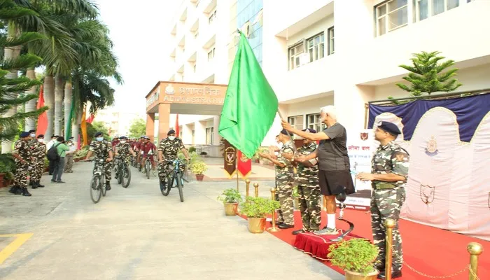 लखनऊ: राष्ट्रीय एकता दिवस के अवसर पर SSB ने निकाली साइकिल रैली