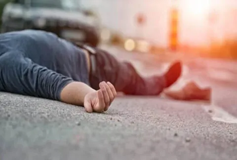 हल्द्वानी ब्रेकिंग : दुर्गा सिटी सेंटर के पास होर्डिंग लगा रहा युवक पोल से नीचे गिरा, मौत