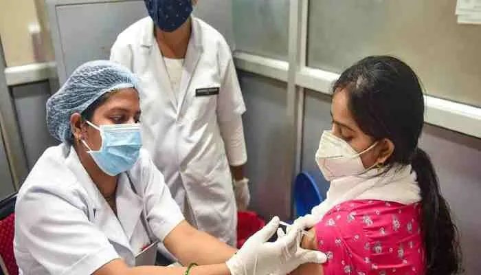 यूपी: प्रदेश में 11 करोड़ के पार हुआ टीकाकरण, 31 जिलों में एक भी कोरोना मरीज नहीं