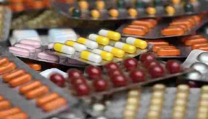 रायबरेली: कमीशन के खेल में बाहर से दवा लेने को मजबूर मरीज, जानें मामला