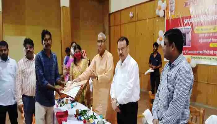 सुल्तानपुर: पीएम आवास योजना के 75000 लाभार्थियों को सौंपी गई चाबी