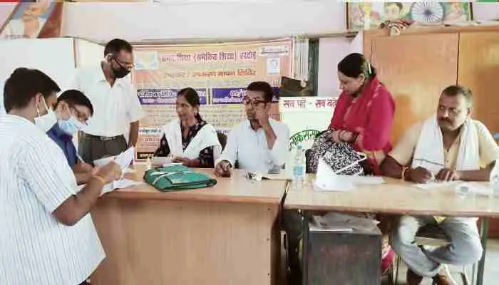 हरदोई: उपकरण देने के लिए दिव्यांग बच्चों का हुआ परीक्षण