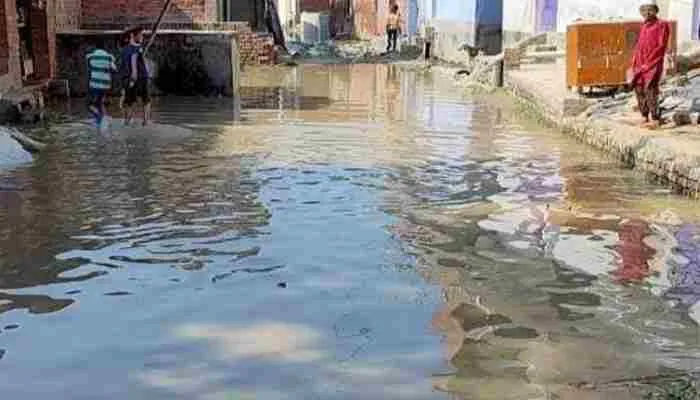 रायबरेली: खतरे के निशान के करीब पहुंची गंगा, 13 गांवों में मचा हड़कंप