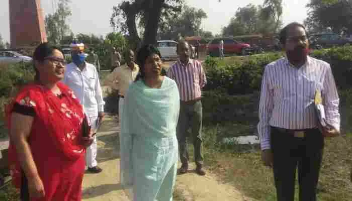 ब्लॉक मुख्यालय का सीडीओ ने किया निरीक्षण, कर्मचारियों को लगाई कड़ी फटकार