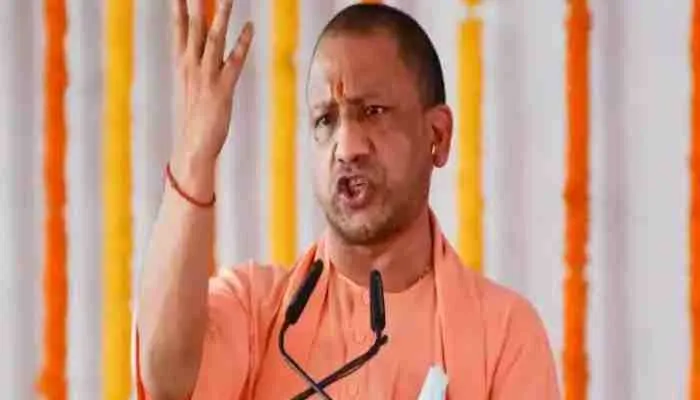 बाप मंत्री, बेटा सांसद, दूसरा पुत्र बनना चाहता है एमएलसी : सीएम योगी