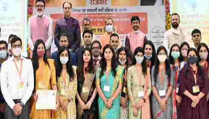 बिना भेदभाव के योजनाओं का लाभ प्रत्येक पात्र व्यक्ति तक पहुंचे : मुख्यमंत्री योगी