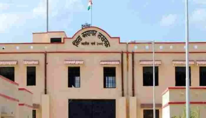 लखनऊ: बंदी रूपेश आत्महत्या केस में जेल प्रशासन ने दी सफाई, जानें क्या कहा?