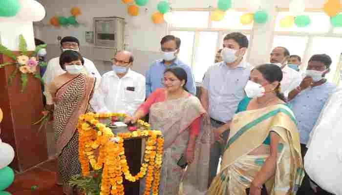 हरदोई: ऑक्सीजन प्लांट का विधायक ने किया उद्घाटन, कहा- पीएम की दूरगामी सोच