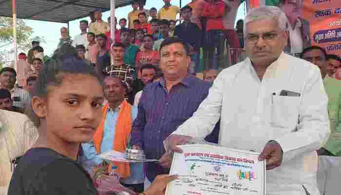 अमेठी: ब्लॉक स्तरीय खेलकूद प्रतियोगिता में श्रद्धा सिंह रही अव्वल