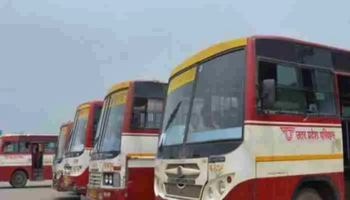 लखनऊ: ट्रेनों की कमी से रोडवेज बसों में बढ़ी यात्रियों की संख्या, अतिरिक्त बसों का होगा संचालन