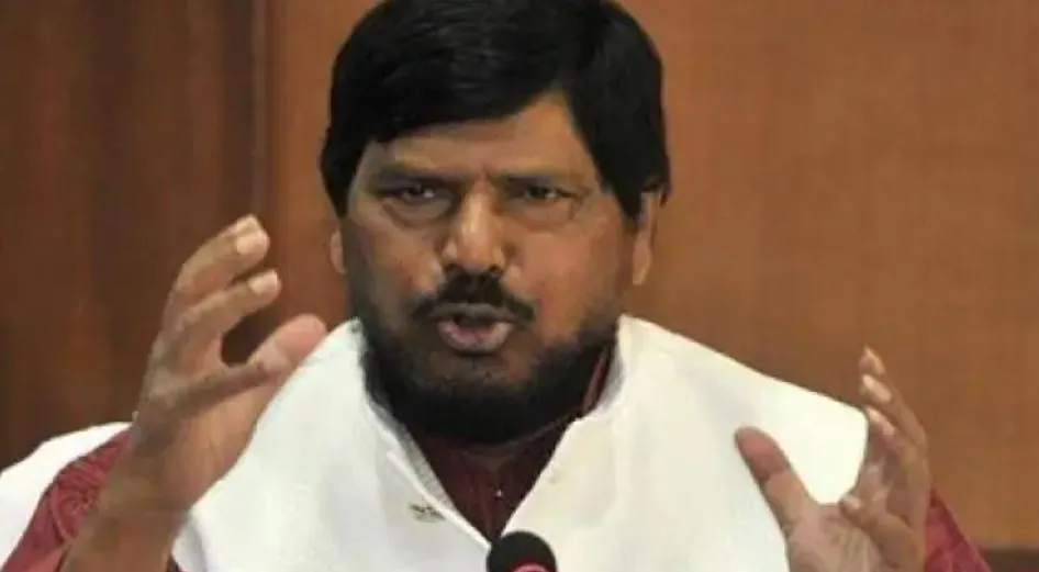 जहाज पर ड्रग्स पार्टी मामले को लेकर बोले केंद्रीय मंत्री रामदास आठवले- सख्त सजा की मांग की
