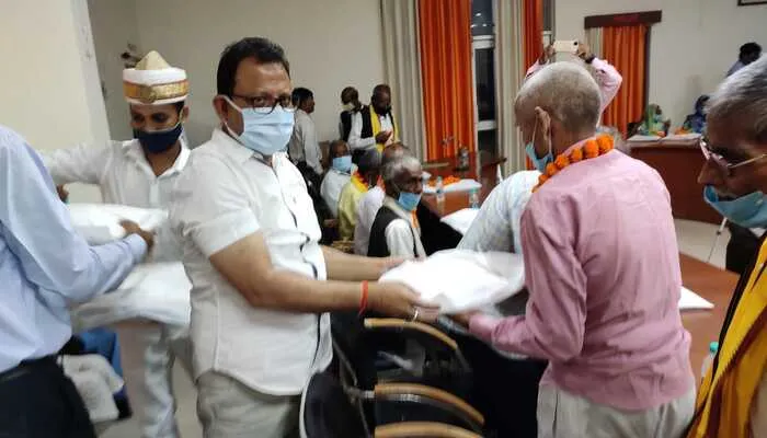 उन्नाव में मनाया गया अंतरराष्ट्रीय वृद्ध दिवस, जिलाधिकारी ने वृद्धजनों को किया सम्मानित