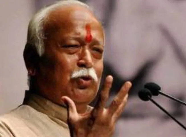 मोहन भागवत ने धर्मांतरण को लेकर उठाए सवाल- अपने घर के लड़के-लड़कियां दूसरे मतों में कैसे चली जाती हैं?