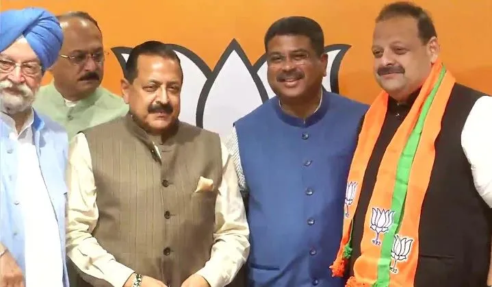 NC से इस्तीफा देने के बाद भाजपा में शामिल हुए देवेंद्र राणा, सुरजीत सलाथिया